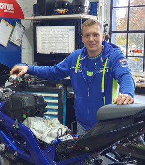 Mitarbeiterbild Dennis 