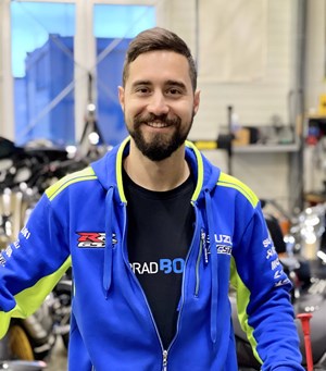 Mitarbeiterbild Balint "Bee" Nagy