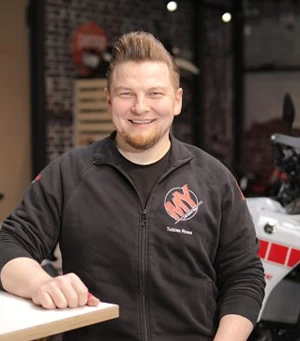 Tobias Roos Mitarbeiterbild Tobias Roos