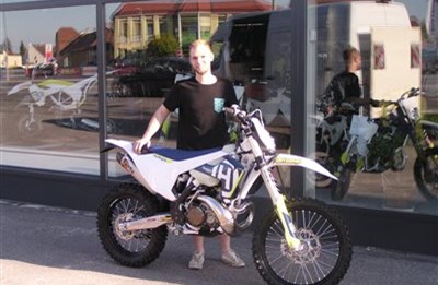 Übergabe einer neuen Husqvarna TE 250 i