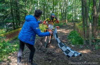 Sieg für Benni Schöpf beim Enduro-Trophy Rennen in Spielberg! Drei weitere Top-Ten Platzierungen für die KTM Walzer Teamrider!