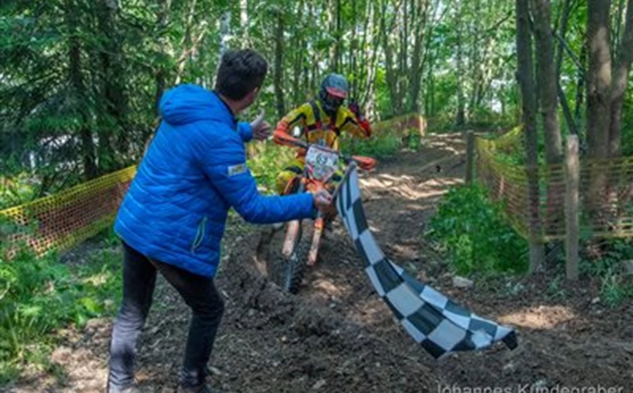 Sieg für Benni Schöpf beim Enduro-Trophy Rennen in Spielberg! Drei weitere Top-Ten Platzierungen für die KTM Walzer Teamrider! Bild 1: Sieg für Benni Schöpf beim Enduro-Trophy Rennen in Spielberg! Drei weitere Top-Ten Platzierungen für die KTM Walzer Teamrider!