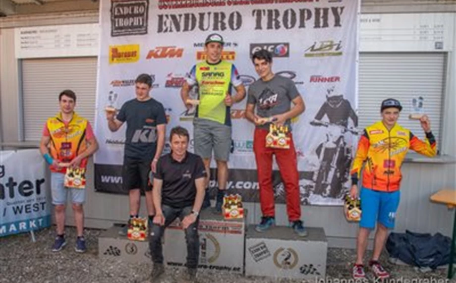 Sieg für Benni Schöpf beim Enduro-Trophy Rennen in Spielberg! Drei weitere Top-Ten Platzierungen für die KTM Walzer Teamrider! Bild 10: Sieg für Benni Schöpf beim Enduro-Trophy Rennen in Spielberg! Drei weitere Top-Ten Platzierungen für die KTM Walzer Teamrider!