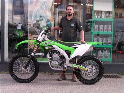Roll out einer Kawasaki KX 450 F