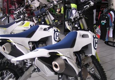 Neue Husqvarna Bikes und neue Husqvarna MX Bekleidung!