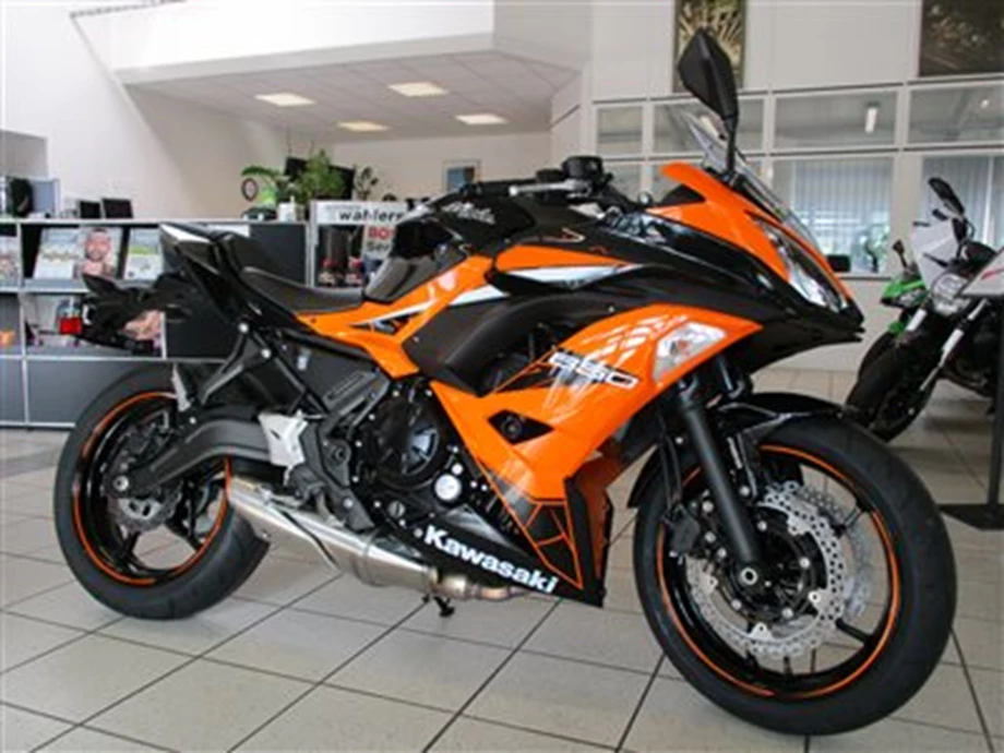 KAWASAKI NEWS 2019 - JETZT schon bei uns ! Bild 1: KAWASAKI NEWS 2019 - JETZT schon bei uns !