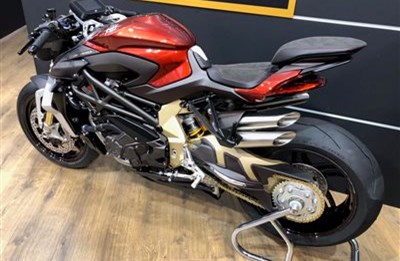 MV Brutale 1000 Serie Oro & MV F3 Superveloce - zwei MVs eroberten die EICMA!