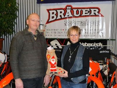 Motorradfahrer helfen - Spende für die Leukämiehilfe