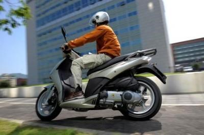 aprilia Sportcity CUBE 300 I.E. - Bild 6