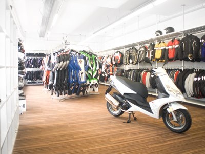 Bekleidungskollektion ’09 eingetroffen - Bild 1