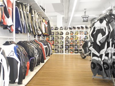 Bekleidungskollektion ’09 eingetroffen - Bild 2