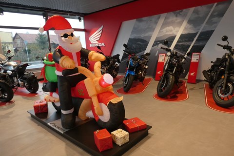 Zweirad-Center Zöller-News: Frohe Weihnachten und einen guten Rutsch ins neue Jahr !