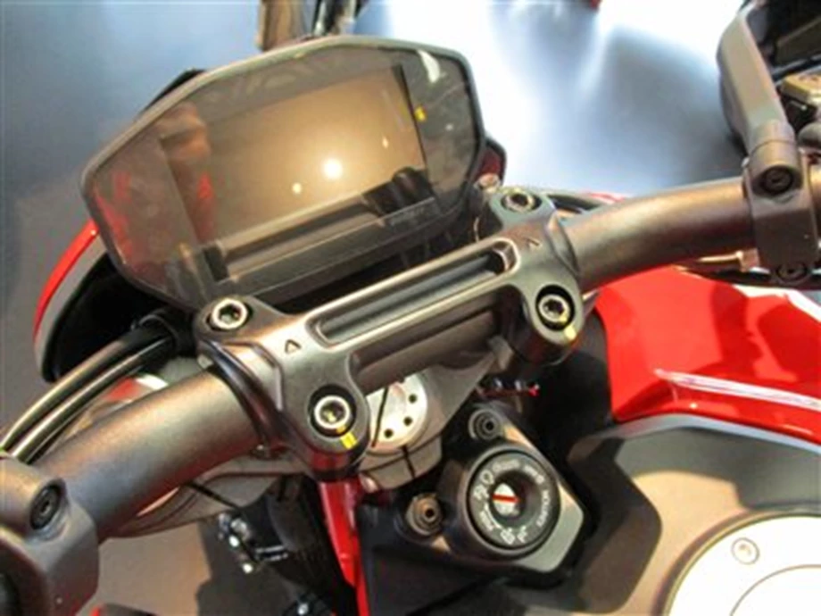 Die neue Hypermotard 950 von DUCATI ! Bild 7: Die neue Hypermotard 950 von DUCATI !