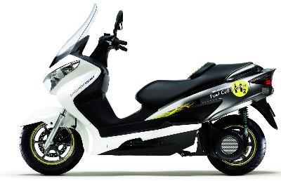SUZUKI präsentiert Brennstoffzellen-Scooter!