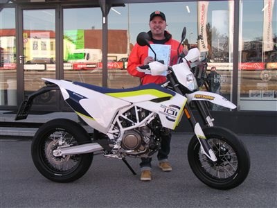 701 Supermoto ausgeliefert!