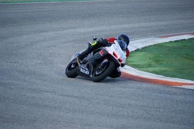 Bridgestone testet Reifenprototypen für SUZUKI GSX-R Challenge 2010! - Bild 2