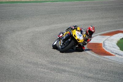 Bridgestone testet Reifenprototypen für SUZUKI GSX-R Challenge 2010! - Bild 3