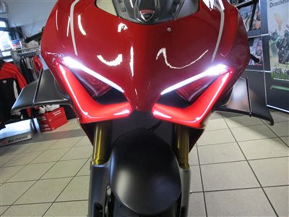 Die neue DUCATI PANIGALE V4 R - die erste Auslieferung ist erfolgt ! Bild 7: Die neue DUCATI PANIGALE V4 R - die erste Auslieferung ist erfolgt !