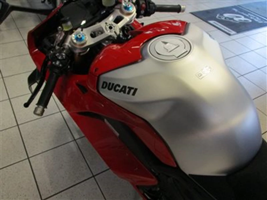 Die neue DUCATI PANIGALE V4 R - die erste Auslieferung ist erfolgt ! Bild 9: Die neue DUCATI PANIGALE V4 R - die erste Auslieferung ist erfolgt !