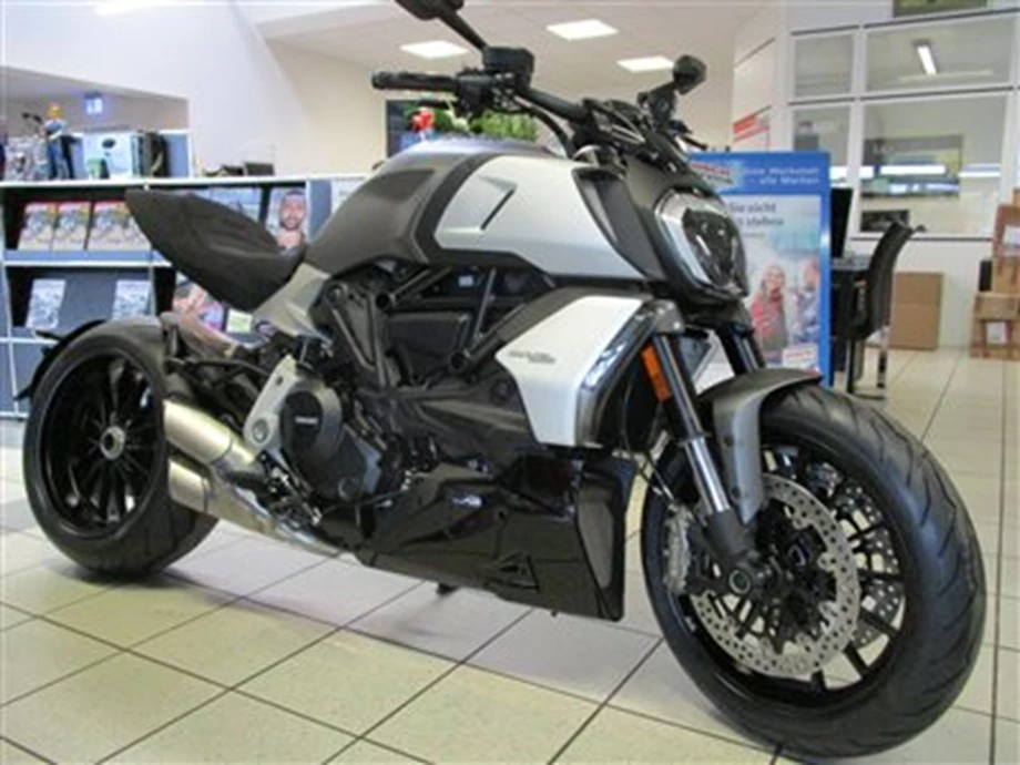 JETZT ! Die neue Ducati Diavel 1260/S ist da !  Bild 1: JETZT ! Die neue Ducati Diavel 1260/S ist da !