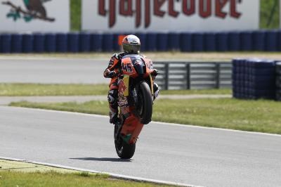 HISTORISCHER ERFOLG FÜR KTM BEI DER IDM IN OSCHERSLEBEN: DER ÖSTERREICHER MARTIN BAUER GEWINNT ERSTEN SUPERBIKE-LAUF! - Bild 2