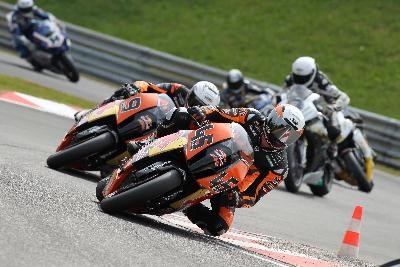 UNGL&#220;CKLICHE IDM-HEIMRENNEN F&#220;R KTM-SUPERBIKER MARTIN BAUER