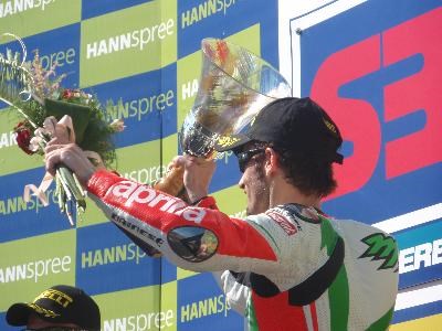 aprilia SBK WM Lauf in Brno - Max Biaggi auf Erfolgskurs