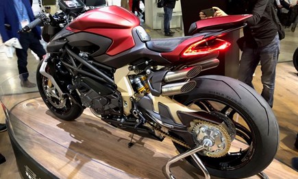 Das ATT Team zeigt Ihnen die neue MV Agusta Brutale 1000 Serie Oro bei der Saisoneröffnung am 01.05.2019 auf der Spinnerbrücke!