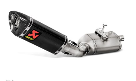Triumph Street Triple 765: Zwei Akrapovic Slip On Varianten erhältlich!