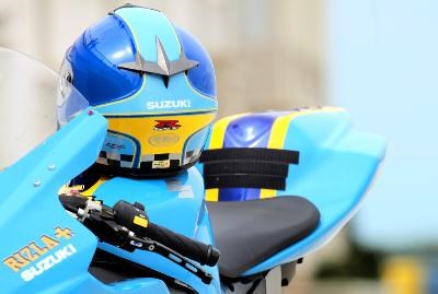 Rizla SUZUKI MotoGP Helm Gewinnspiel! - Bild 2 Rizla SUZUKI MotoGP Helm Gewinnspiel! - Bild 2