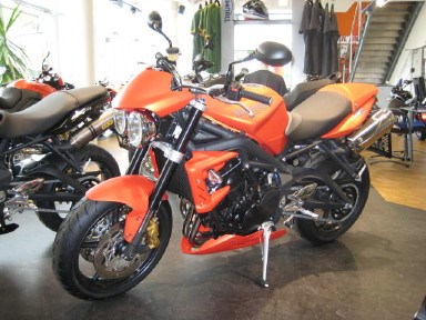 STREET TRIPLE AKTION ! BEI IL MOTO STREET TRIPLE AKTION ! BEI IL MOTO