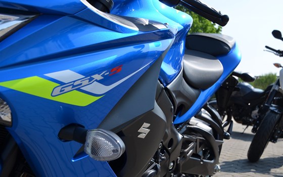 > 4 Neuzugänge < - Bild 9