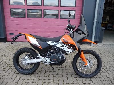 KTM 690 Adventure - neue Variante der Seitenverkleidung