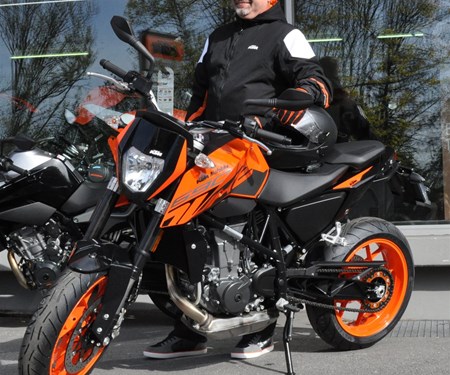 Fahrzeugübergabe KTM 690 Duke