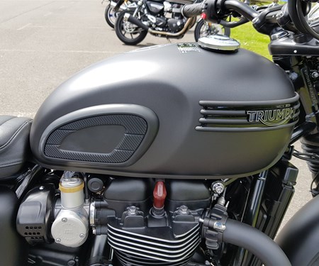 Bonneville T120 ACE Sondermodell eingetroffen