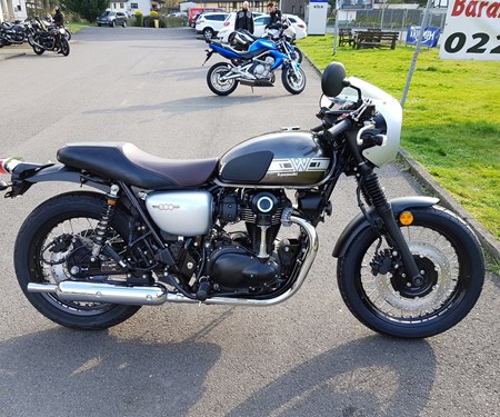 Die neue W800 Cafe ABS ist eingetroffen