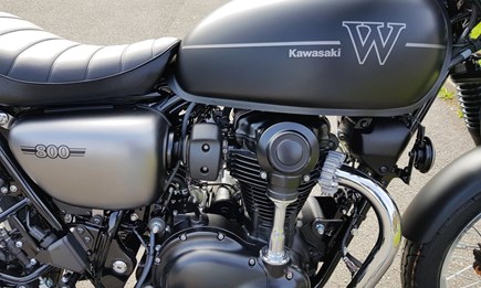 Die neue W800 Street ABS  ist 