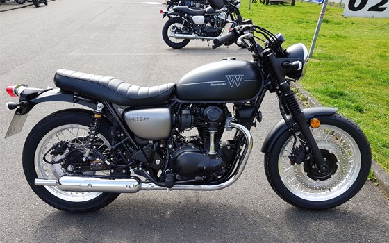 Die neue W800 Street ABS  ist  - Bild 3