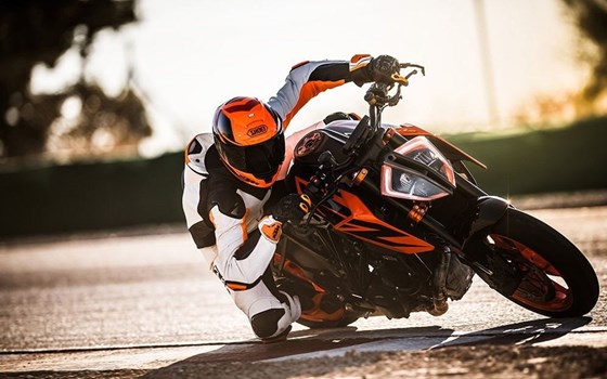 Aktion KTM 1290 SuperDuke R - Bild 4