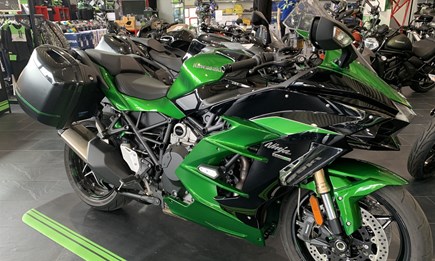 Komplett in den Urlaub! Touringkit-Aktion für die Ninja H2 SX SE