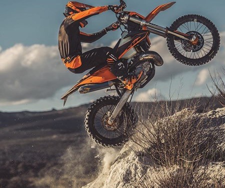 KTM LAUNCHES A NEW GENERATION OF ENDURO MACHINES!