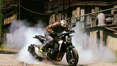 4-SR Bekleidung joins Honda GEDE