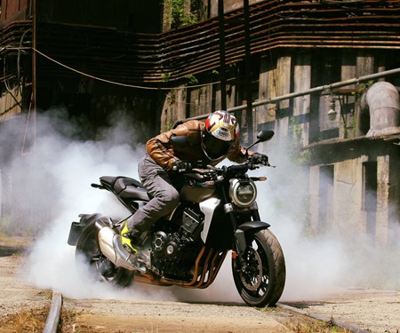 4-SR Bekleidung joins Honda GEDE