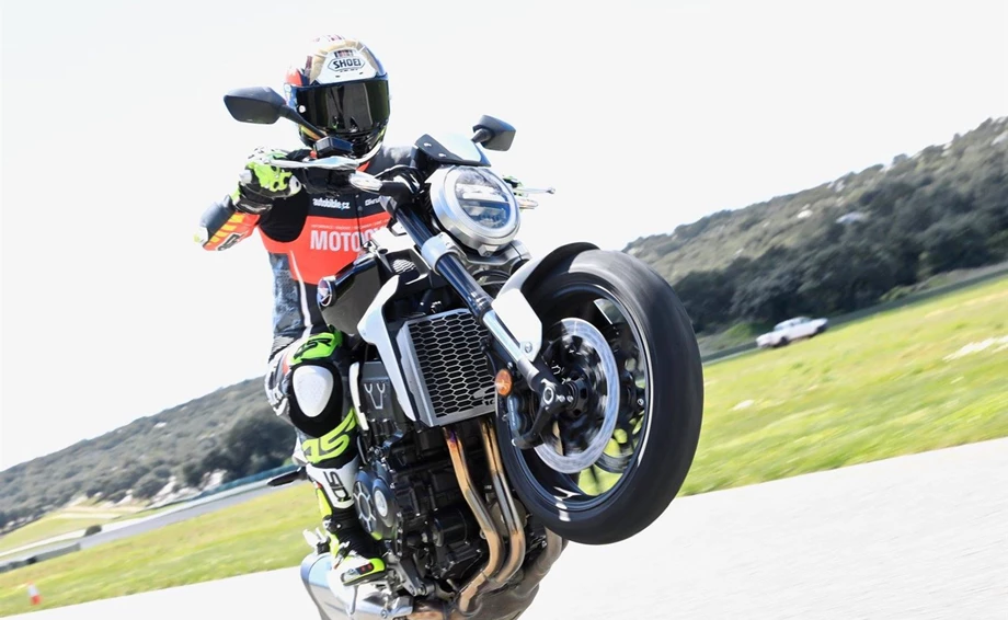 4-SR Bekleidung joins Honda GEDE Bild 3: 4-SR Bekleidung joins Honda GEDE