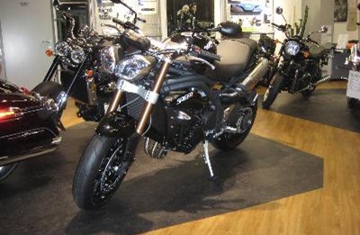 NEUE SPEED TRIPLE BEI IL MOTO