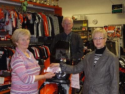 Bräuer Motorradsport spendet 1.000,- € an SO! Leukämiehilfe e.V.