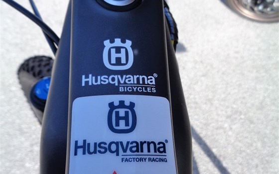 HUSQVARNA MOTORCYCLES feat. HUSQVARNA BICYCLES - Bild 1