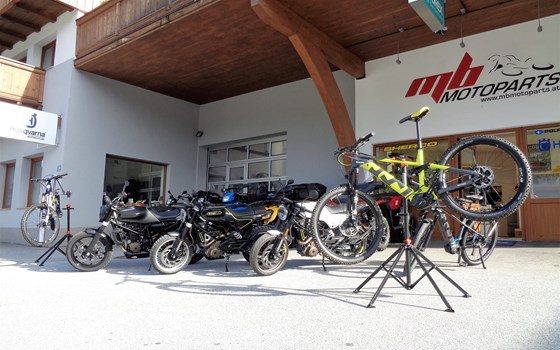 HUSQVARNA MOTORCYCLES feat. HUSQVARNA BICYCLES - Bild 4