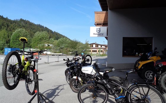 HUSQVARNA MOTORCYCLES feat. HUSQVARNA BICYCLES - Bild 7