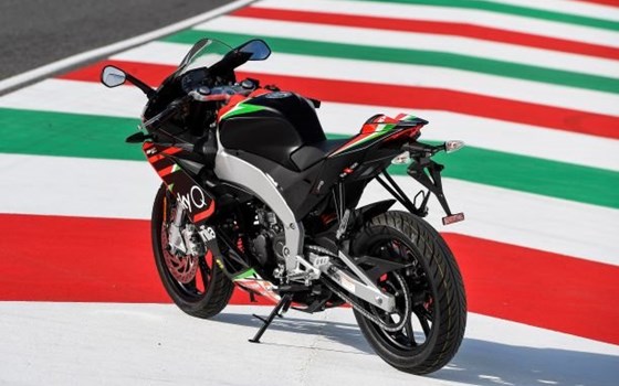 Aprilia RS4 125 Replika inklusive Quickshifter - Bild 2